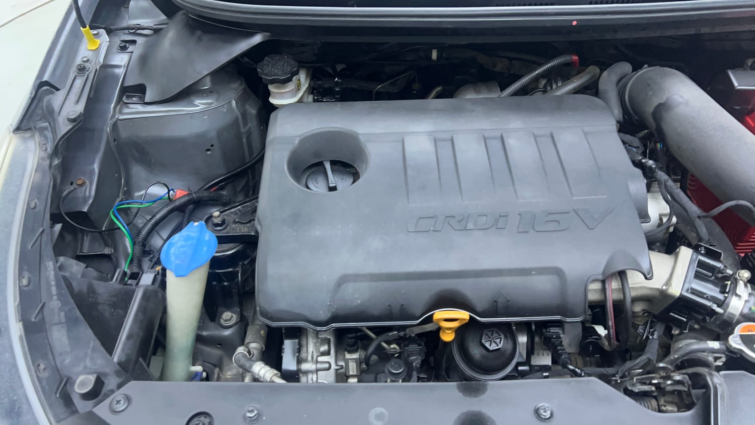 Used 2016 Hyundai Elite i20 Sportz 1.4 CRDI Diesel Manual engine ENGINE RIGHT SIDE VIEW