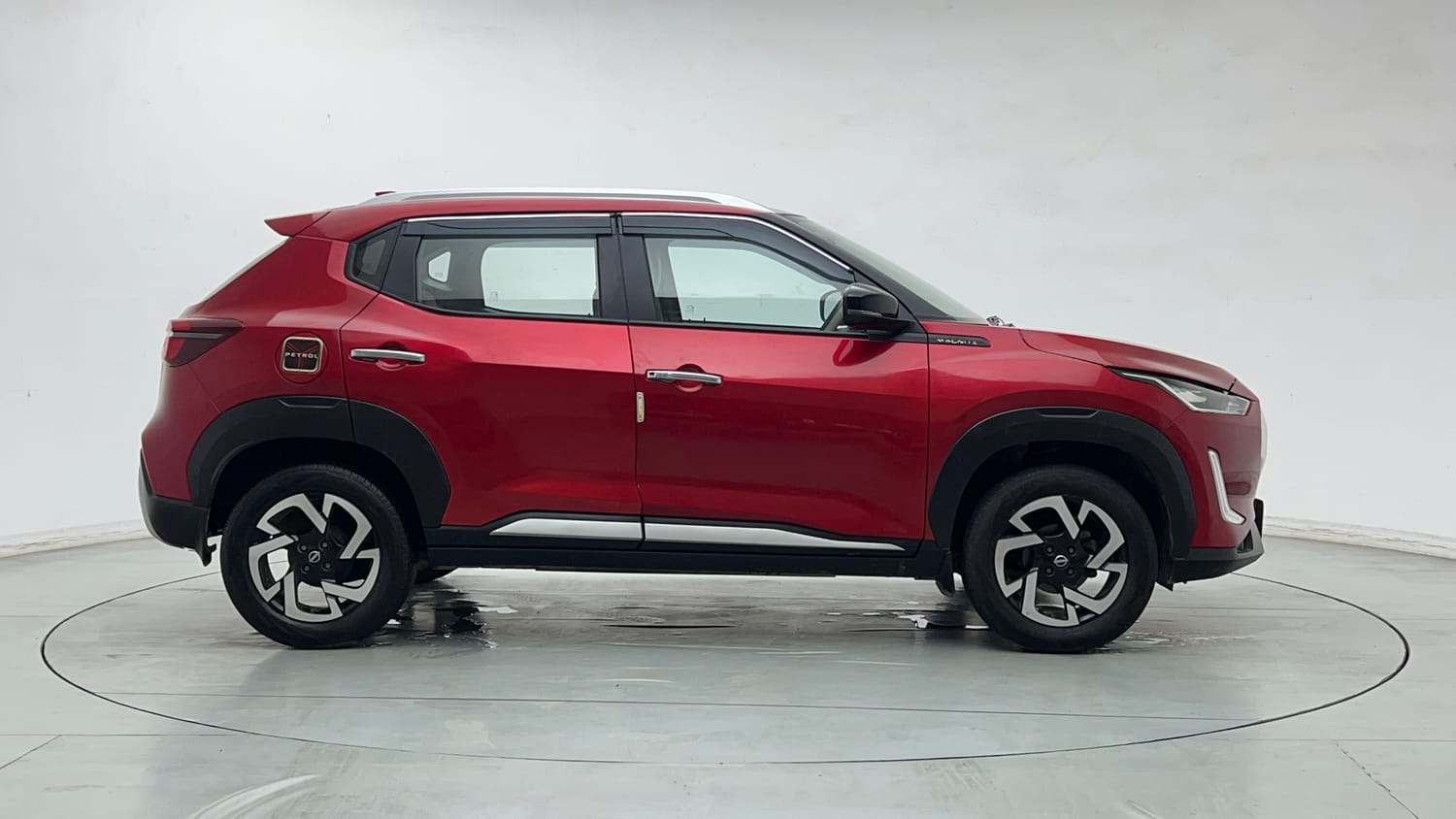 Used 2024 Nissan Magnite XV Petrol Manual exterior RIGHT SIDE VIEW