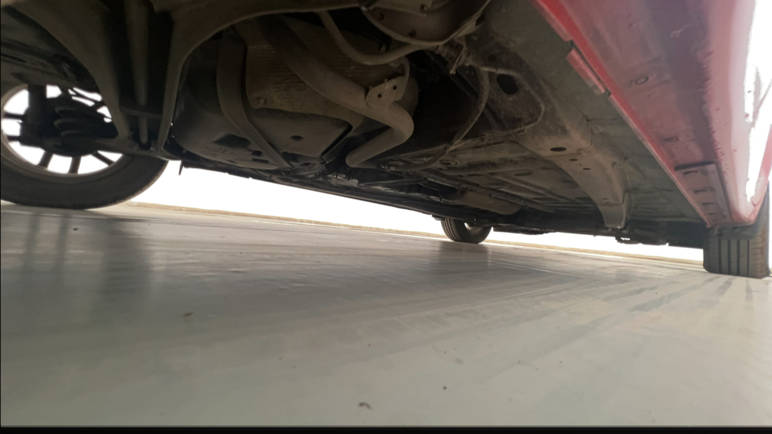 Used 2020 Maruti Suzuki Swift ZXi AMT Petrol Automatic extra REAR RIGHT UNDERBODY VIEW