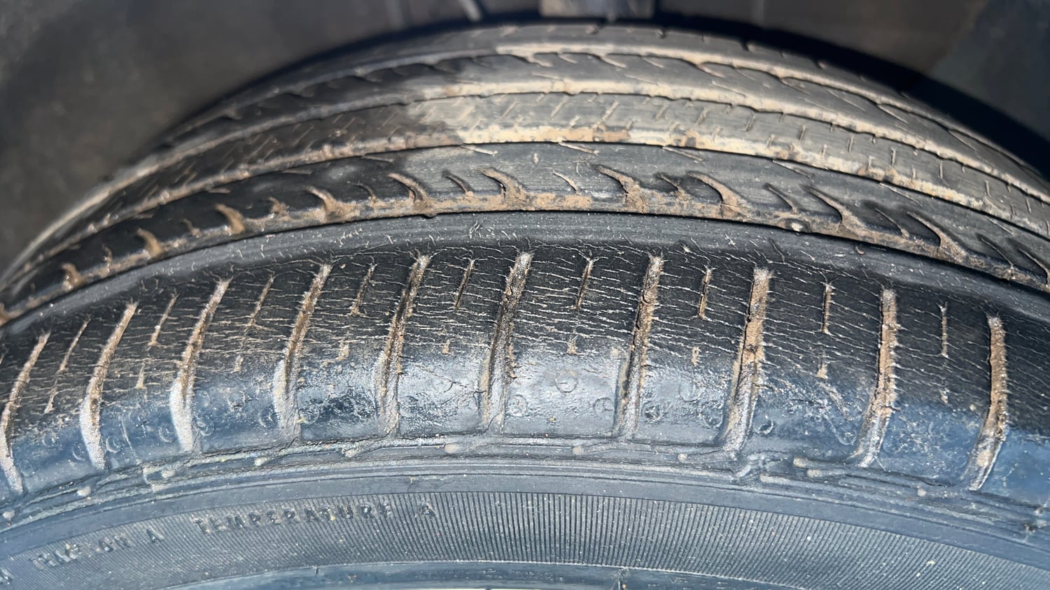 Used 2017 Hyundai Elite i20 Asta 1.2 (O) Petrol Manual tyres RIGHT FRONT TYRE TREAD VIEW