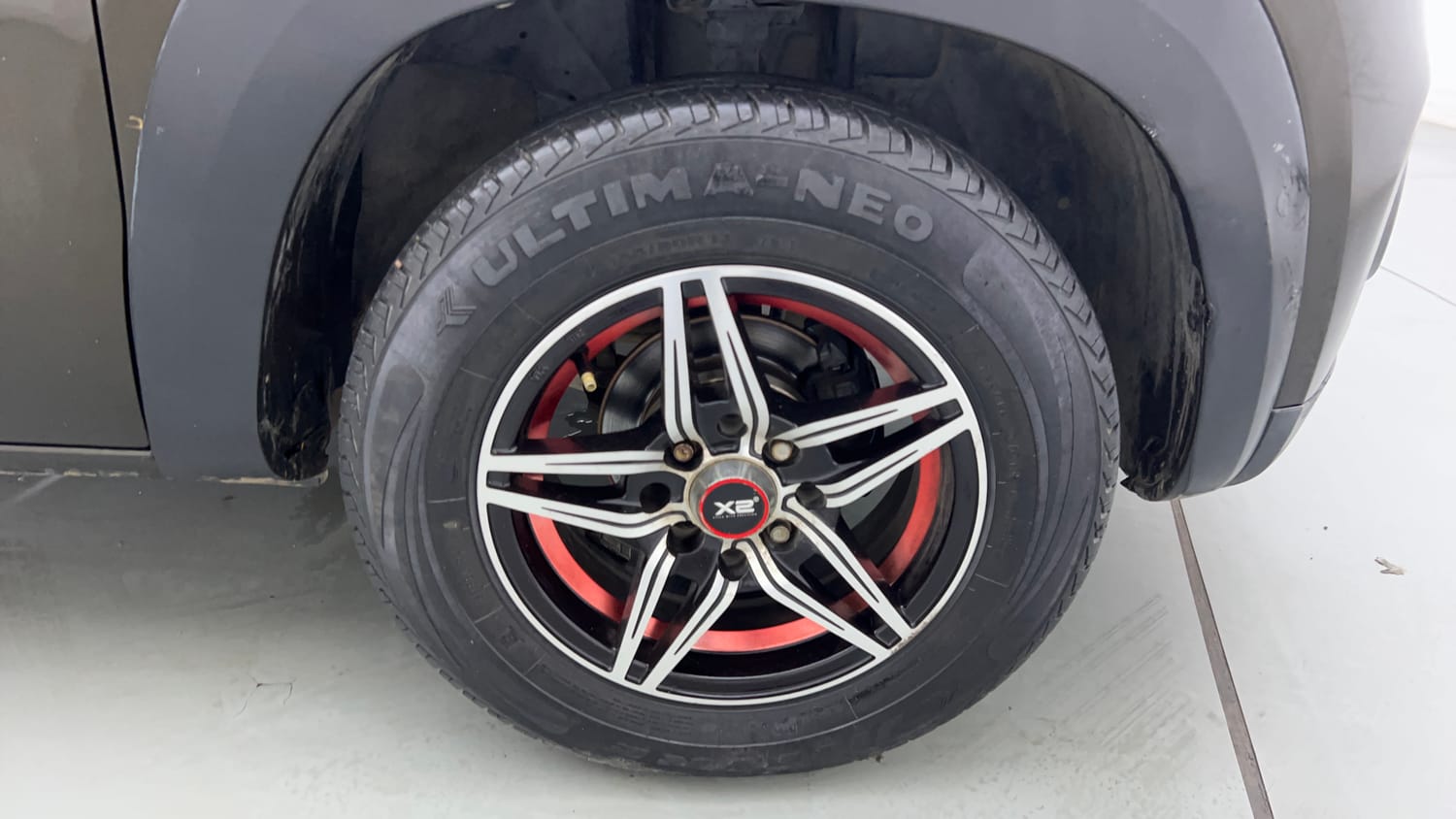 Used 2020 Renault Kwid RXL Petrol Manual tyres RIGHT FRONT TYRE RIM VIEW