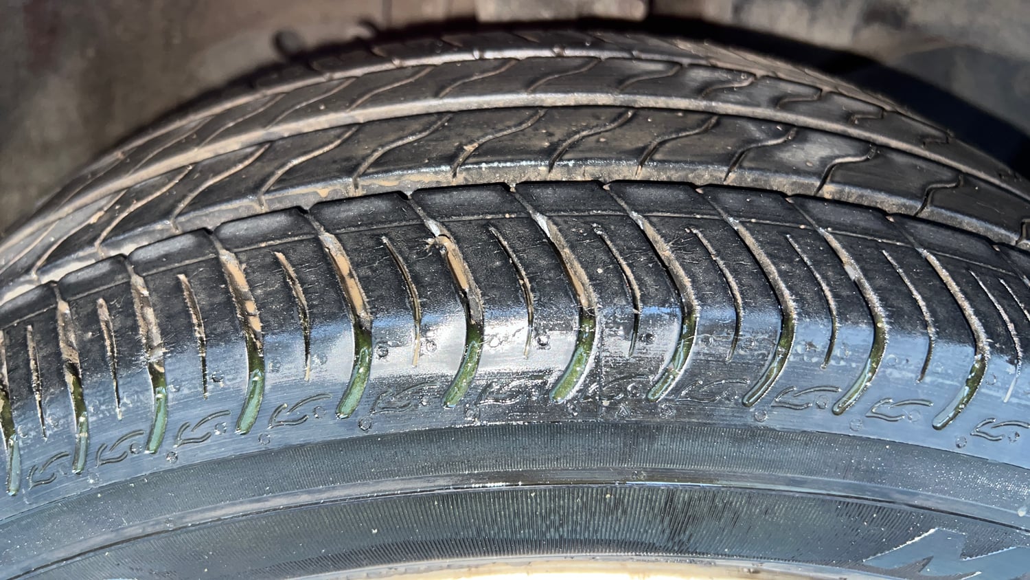 Used 2019 Honda Amaze 1.2 V CVT Petrol Petrol Automatic tyres RIGHT FRONT TYRE TREAD VIEW