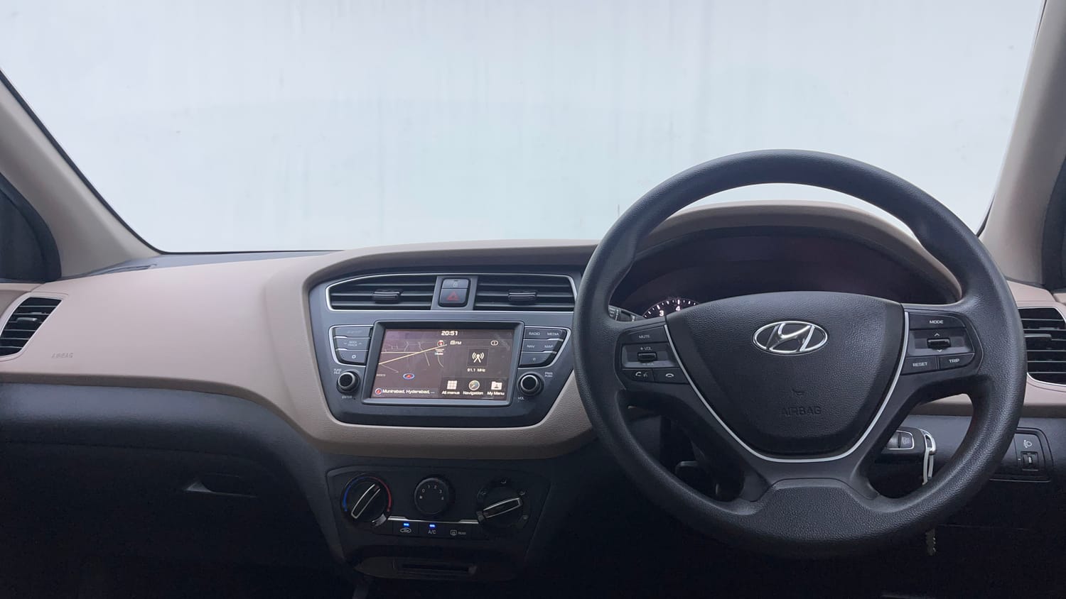 Used 2019 Hyundai Elite i20 Sportz Plus 1.2 Petrol Manual interior DASHBOARD VIEW