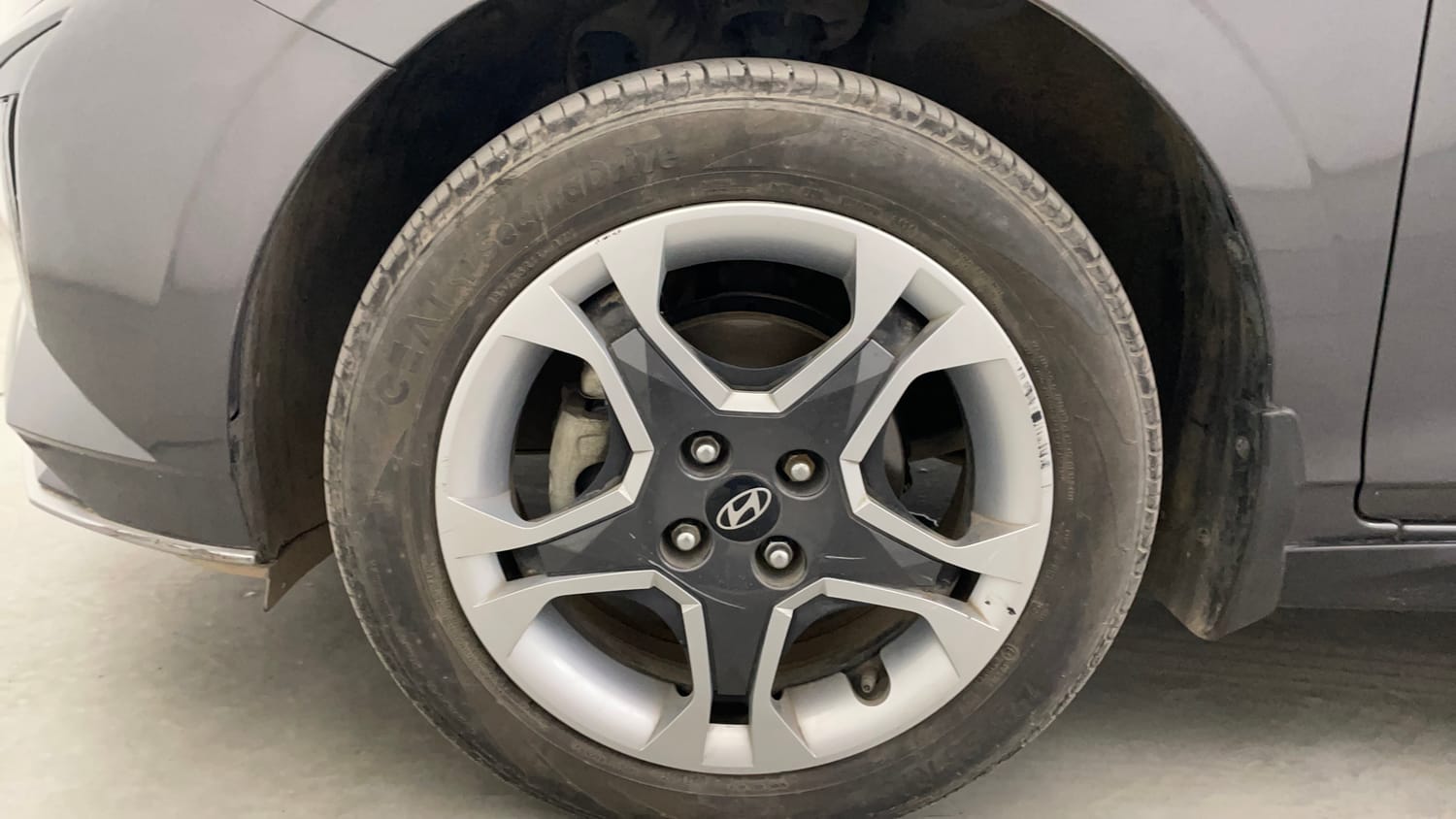 Used 2024 Hyundai i20 Sportz (O) 1.2 IVT Petrol Automatic tyres LEFT FRONT TYRE RIM VIEW