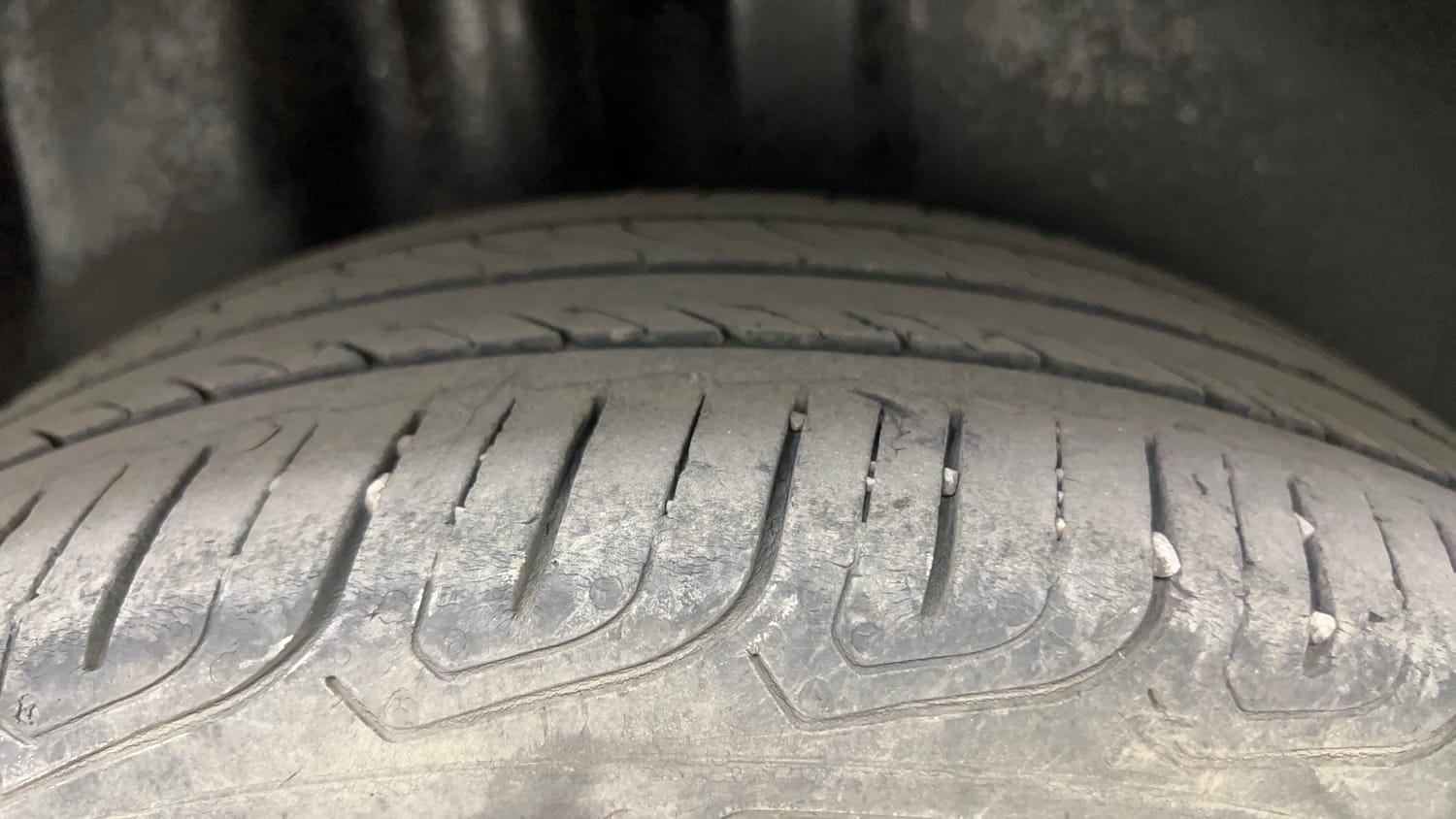 Used 2015 Volkswagen Polo Highline1.2L (P) Petrol Manual tyres RIGHT REAR TYRE TREAD VIEW