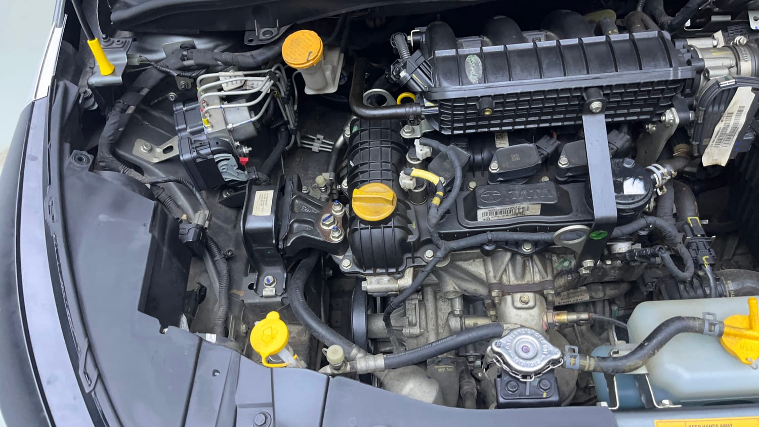 Used 2024 Tata Altroz XZ Plus (S) iCNG Cng Manual engine ENGINE RIGHT SIDE VIEW