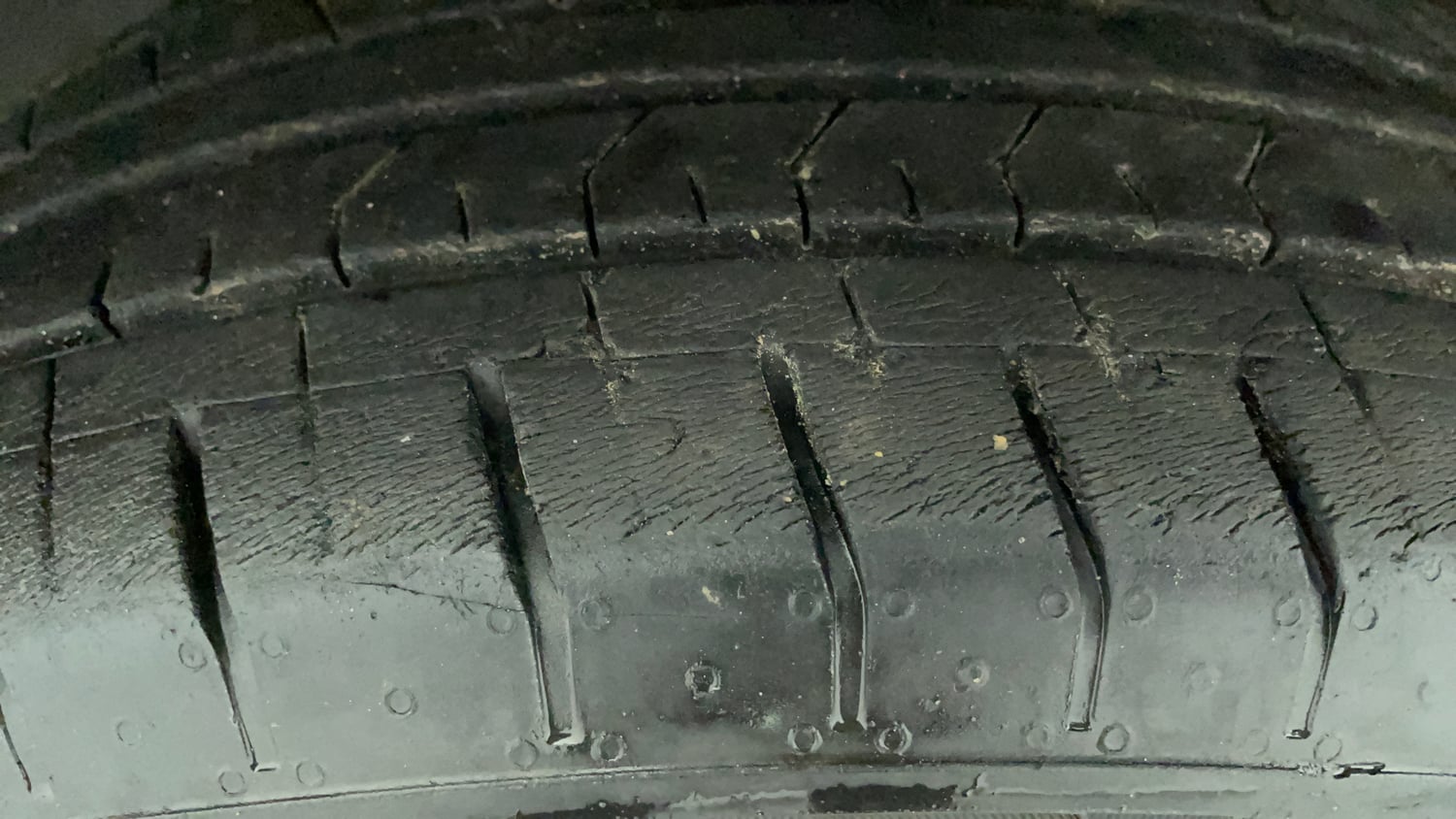 Used 2021 Hyundai Venue S Plus 1.2 Petrol Petrol Manual tyres LEFT FRONT TYRE TREAD VIEW