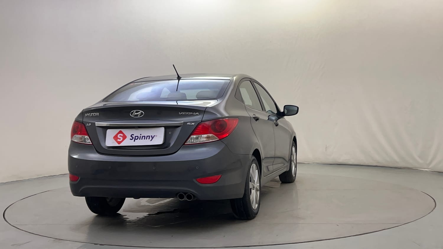 Used 2013 Hyundai Verna Fluidic 1.6 VTVT SX Petrol Manual exterior RIGHT REAR CORNER VIEW