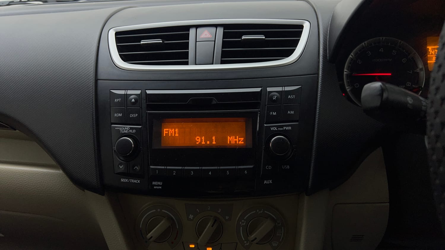 Used 2015 Maruti Suzuki Swift Dzire VXI Petrol Manual top_features Integrated (in-dash) music system