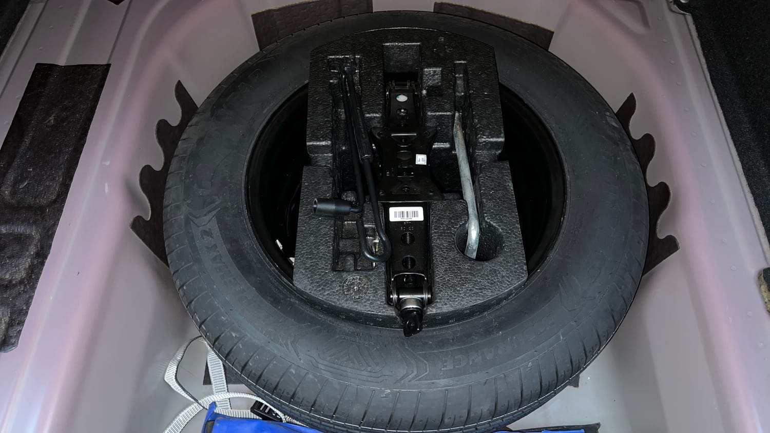 Used 2023 Volkswagen Virtus Topline 1.0 TSI MT Petrol Manual tyres SPARE TYRE VIEW