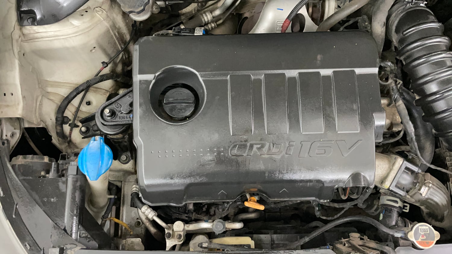 Used 2017 Hyundai Elite i20 Sportz 1.4 CRDI Diesel Manual engine ENGINE RIGHT SIDE VIEW