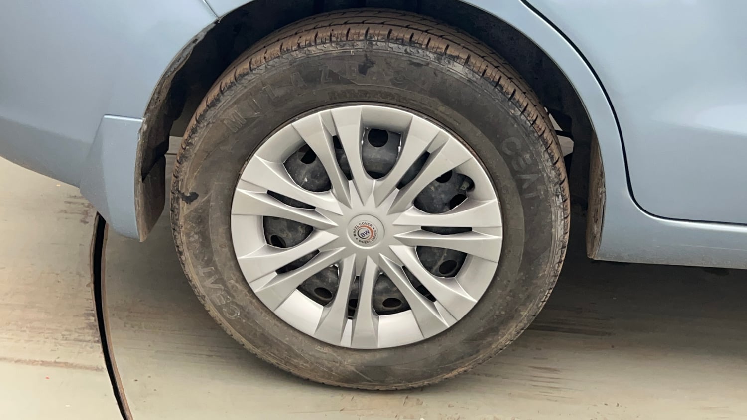 Used 2013 Maruti Suzuki Ertiga Vxi Petrol Manual tyres RIGHT REAR TYRE RIM VIEW