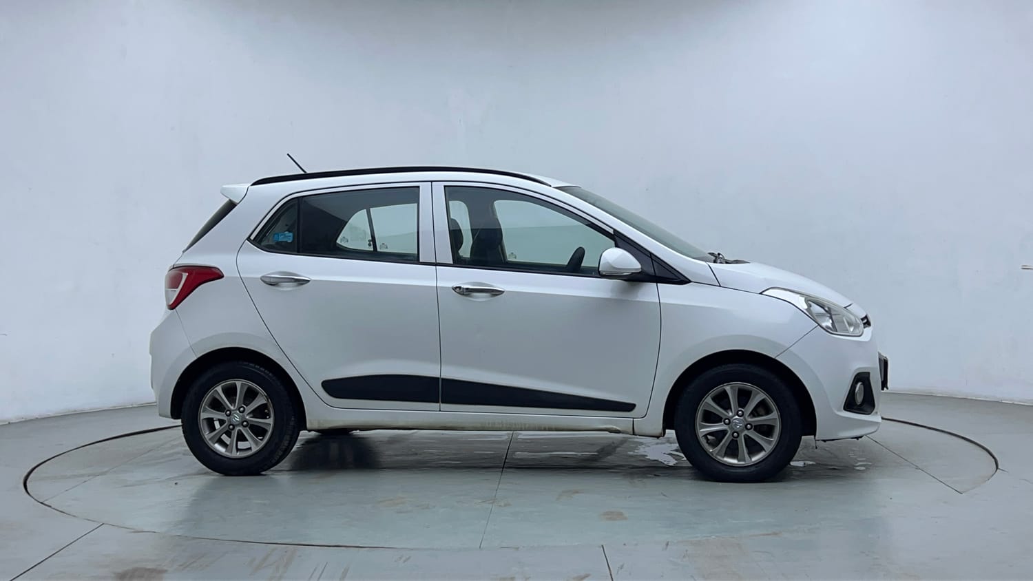 Used 2016 Hyundai Grand i10 Asta 1.2 Kappa VTVT Petrol Manual exterior RIGHT SIDE VIEW