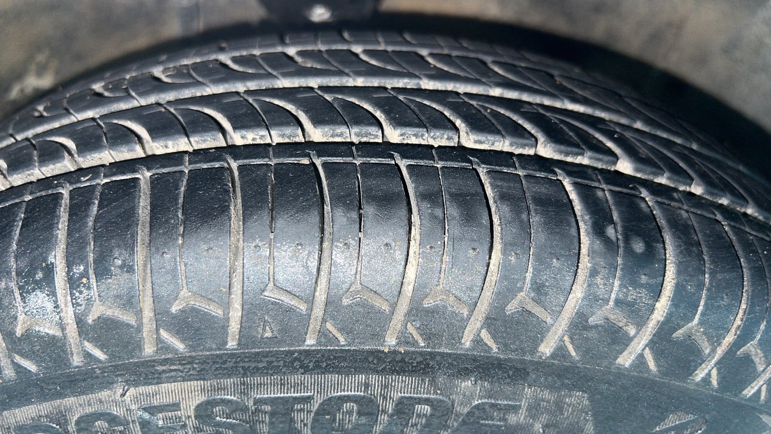 Used 2017 Maruti Suzuki Alto 800 LXi Petrol Manual tyres RIGHT FRONT TYRE TREAD VIEW