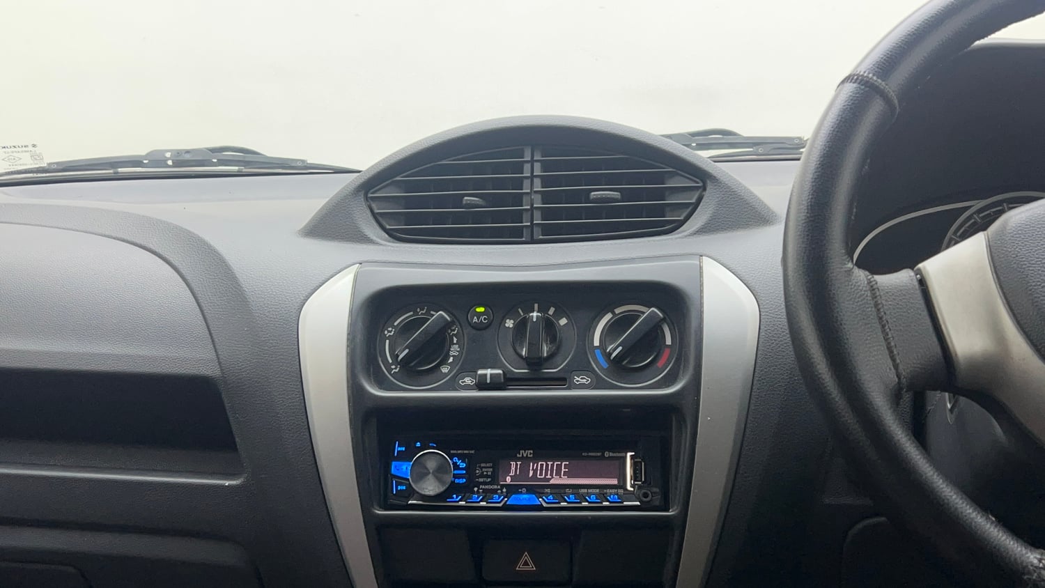 Used 2017 Maruti Suzuki Alto 800 LXi Petrol Manual interior MUSIC SYSTEM & AC CONTROL VIEW