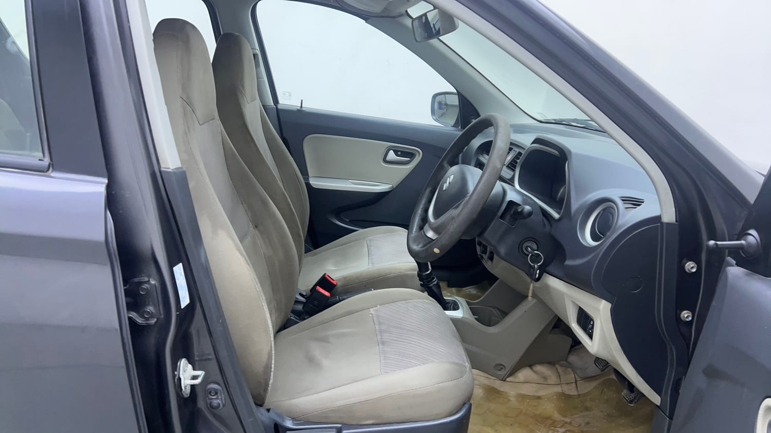 Used 2015 Maruti Suzuki Alto K10 VXi Petrol Manual interior RIGHT SIDE FRONT DOOR CABIN VIEW