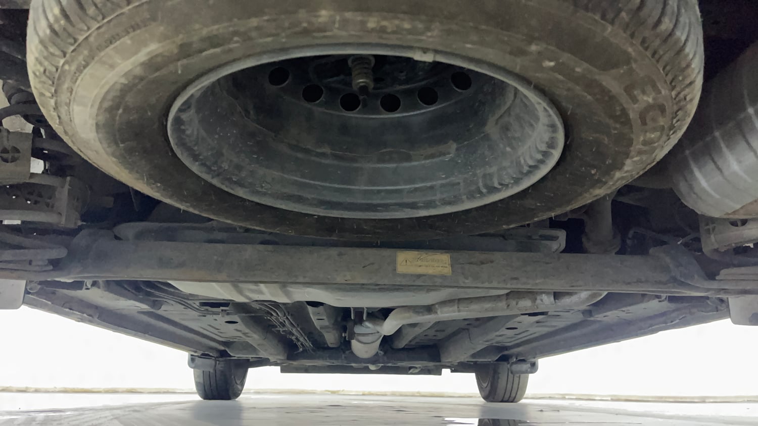 Used 2024 Tata Altroz XZ Plus (S) iCNG Cng Manual extra REAR UNDERBODY VIEW (TAKEN FROM REAR)