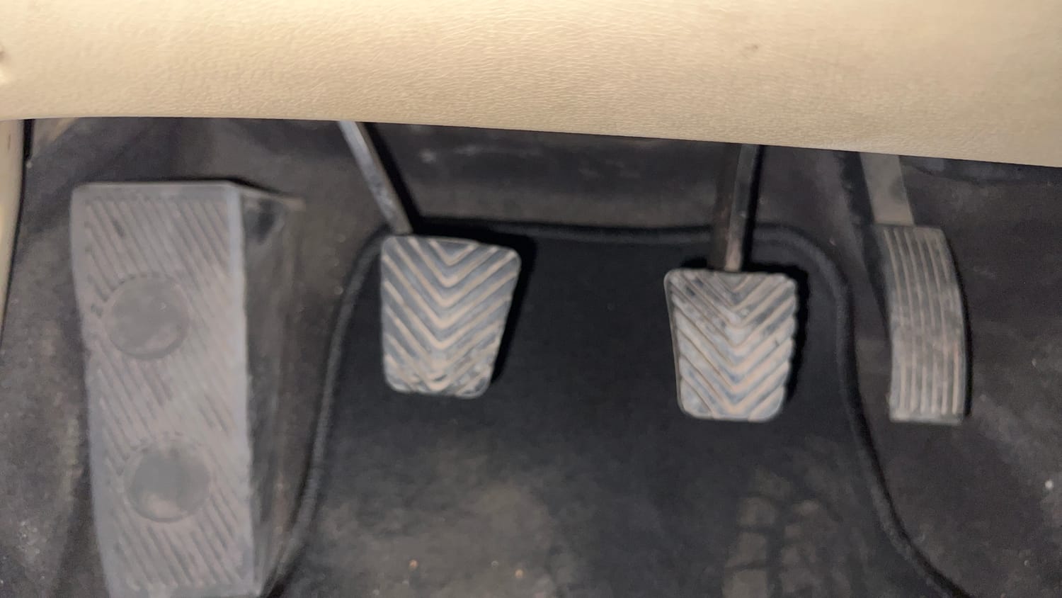 Used 2013 Hyundai Verna Fluidic 1.6 VTVT SX Petrol Manual interior PEDALS VIEW