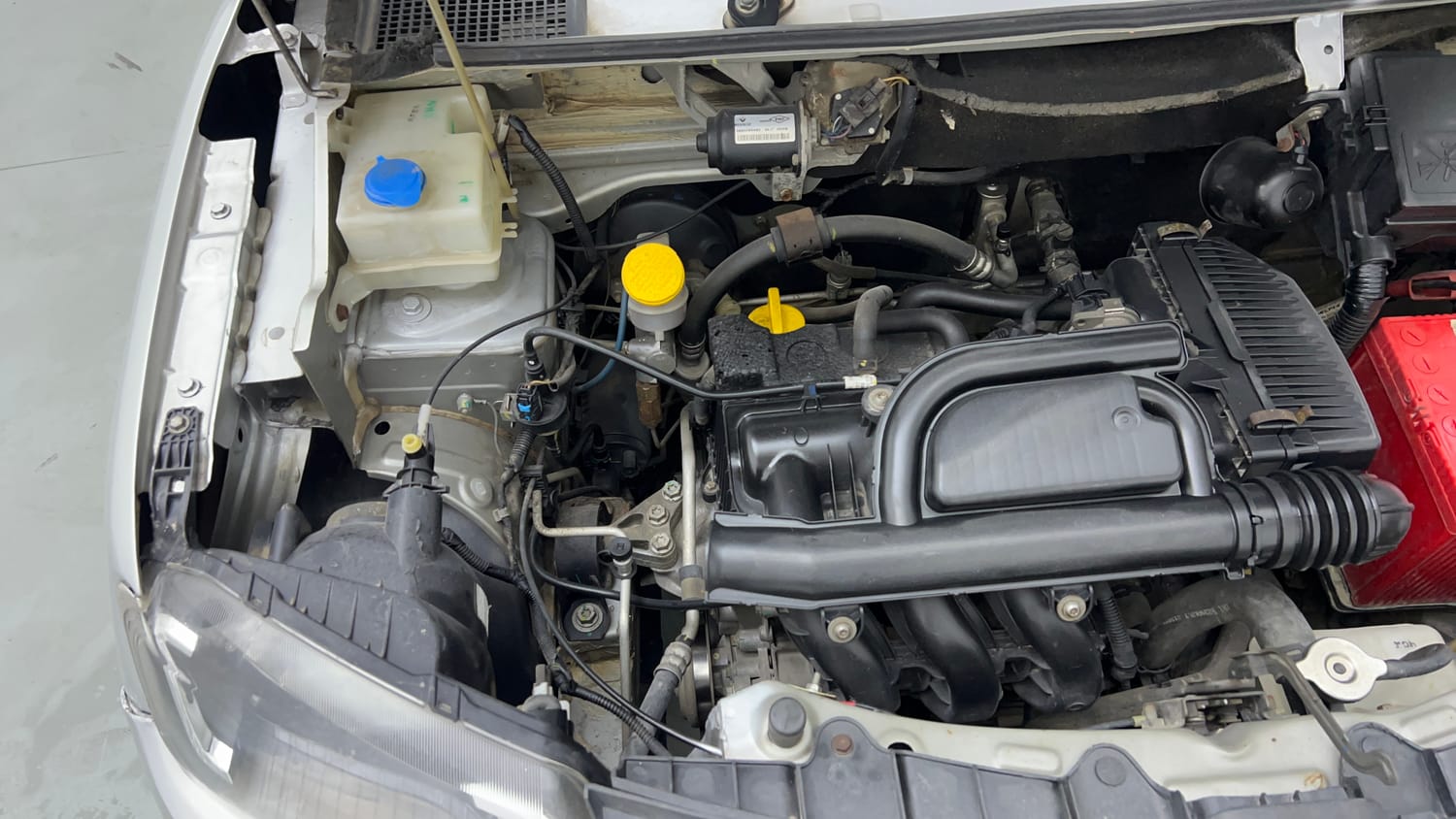 Used 2018 Renault Kwid RXE Petrol Manual engine ENGINE RIGHT SIDE VIEW