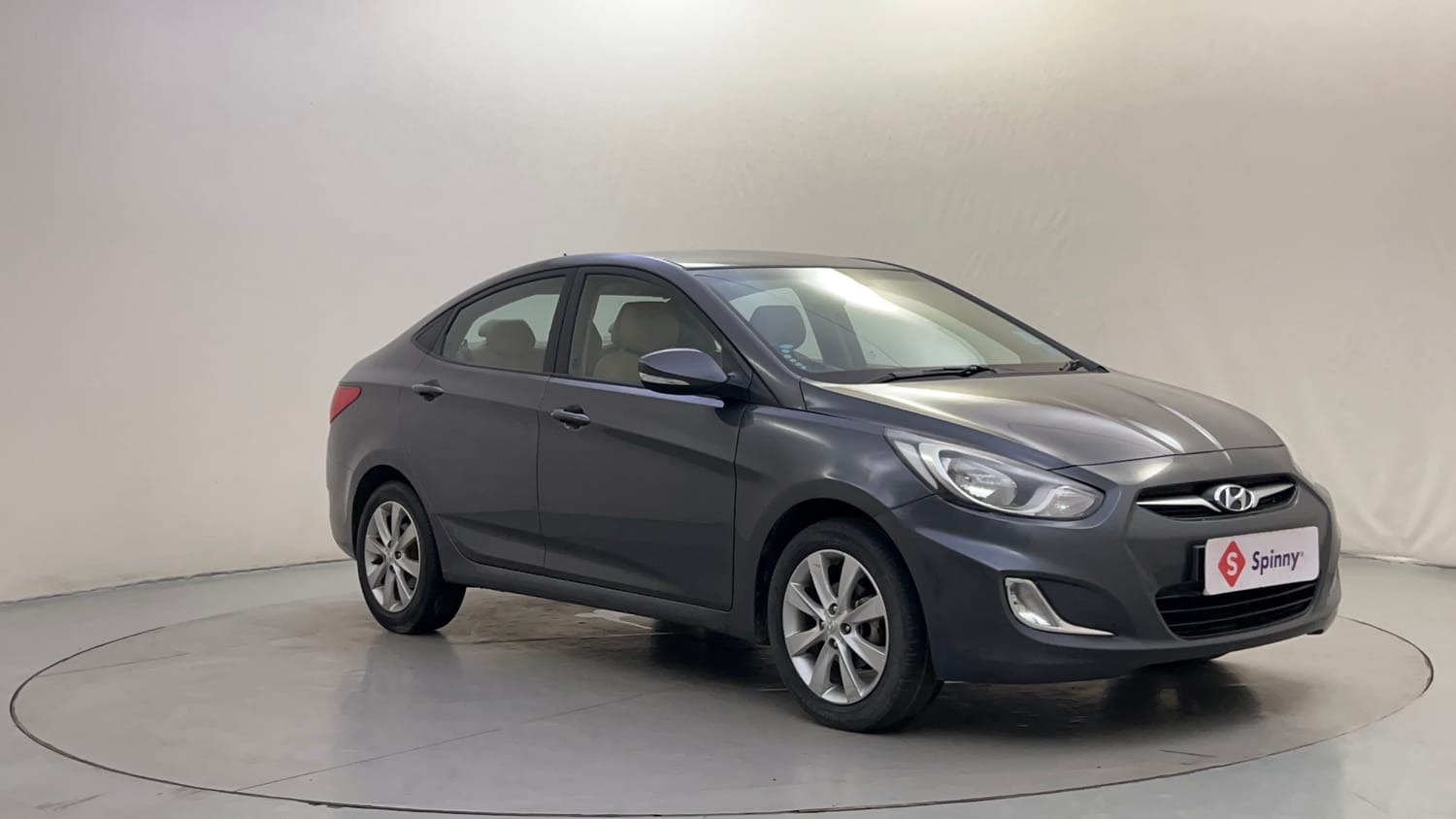 Used 2013 Hyundai Verna Fluidic 1.6 VTVT SX Petrol Manual exterior RIGHT FRONT CORNER VIEW