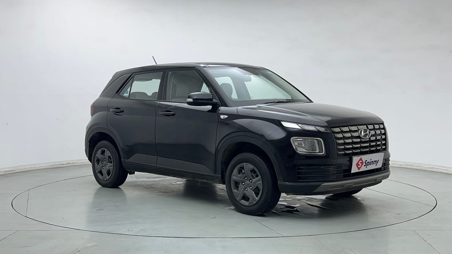 Used 2024 Hyundai Venue E 1.2 Petrol Petrol Manual exterior RIGHT FRONT CORNER VIEW