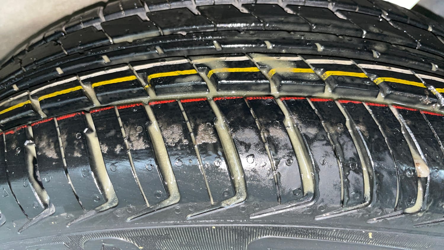 Used 2018 Maruti Suzuki Wagon R 1.0 VXI AMT Petrol Automatic tyres LEFT REAR TYRE TREAD VIEW
