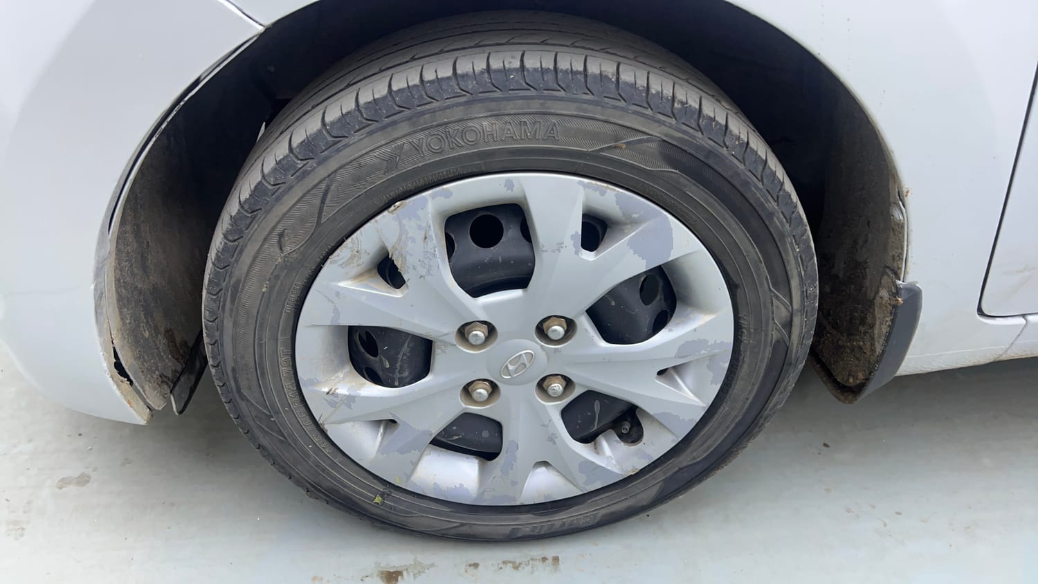 Used 2017 Hyundai Grand i10 Sportz 1.2 Kappa VTVT Petrol Manual tyres LEFT FRONT TYRE RIM VIEW
