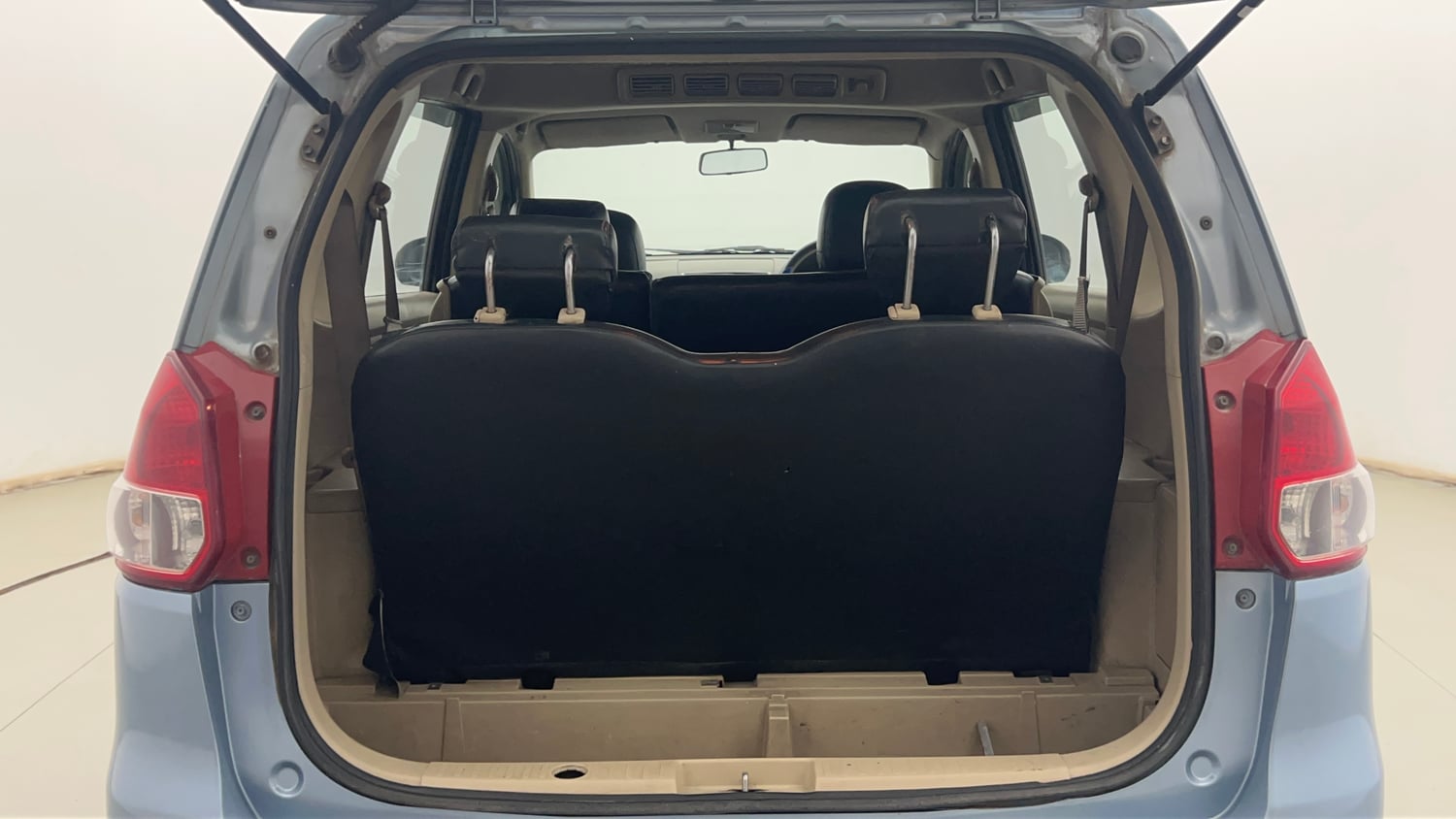 Used 2013 Maruti Suzuki Ertiga Vxi Petrol Manual interior DICKY INSIDE VIEW