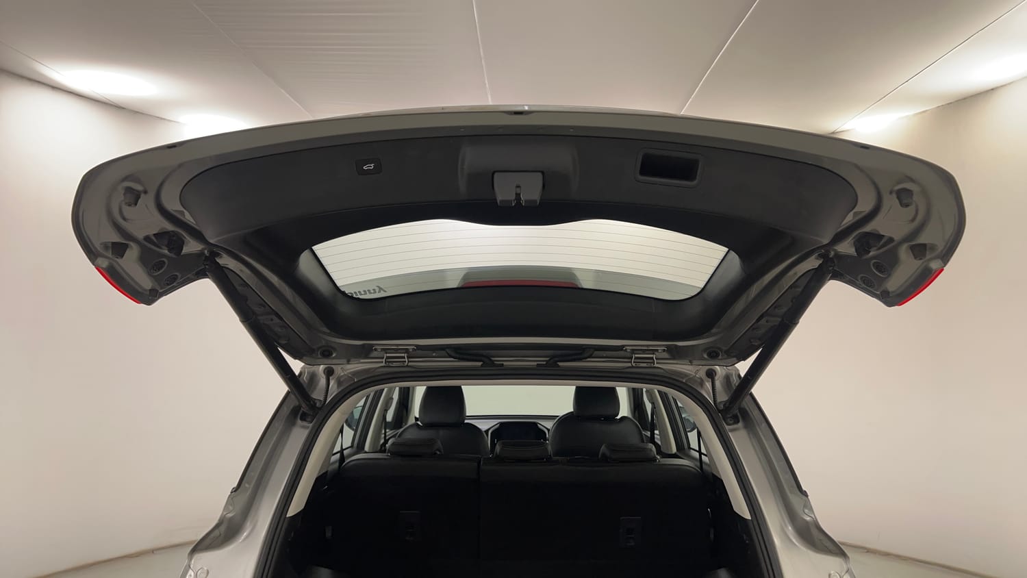 Used 2020 MG Motors Hector Sharp 1.5 DCT Petrol Petrol Automatic interior DICKY DOOR OPEN VIEW