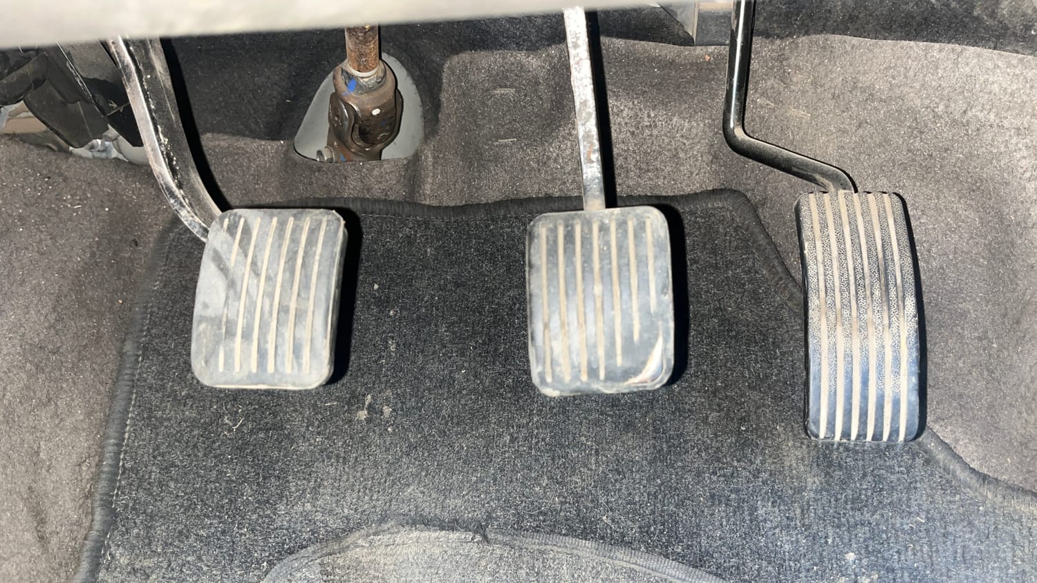 Used 2013 Hyundai i10 Era 1.1 iRDE2 Petrol Manual interior PEDALS VIEW