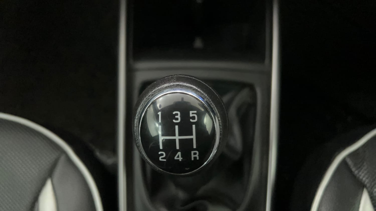 Used 2019 Toyota Glanza V Petrol Manual interior GEAR  KNOB VIEW