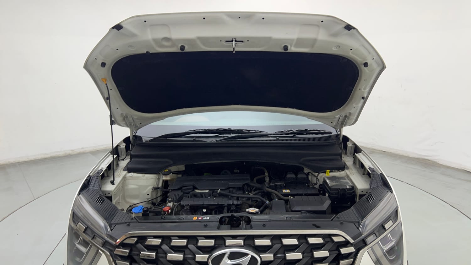 Used 2021 Hyundai Alcazar Signature (O) 6 STR 2.0 Petrol AT Petrol Automatic engine ENGINE & BONNET OPEN FRONT VIEW