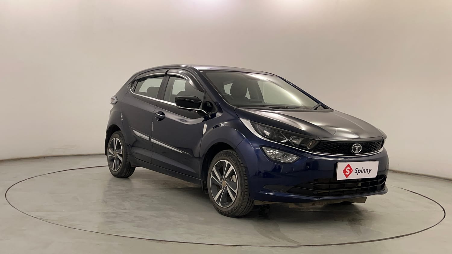 Used 2023 Tata Altroz XZ Plus (O) (S) iCNG Cng Manual exterior RIGHT FRONT CORNER VIEW