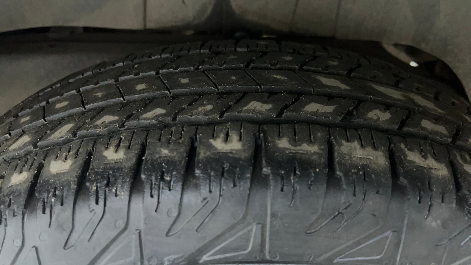 Used 2016 Mahindra TUV300 T4 Plus Diesel Manual tyres LEFT REAR TYRE TREAD VIEW
