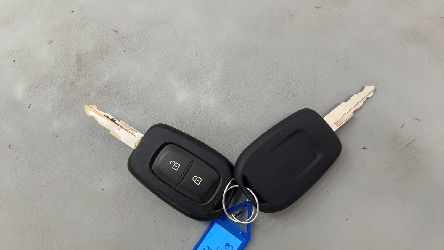 Used 2023 Renault Kwid RXT 1.0 Petrol Manual extra CAR KEY VIEW