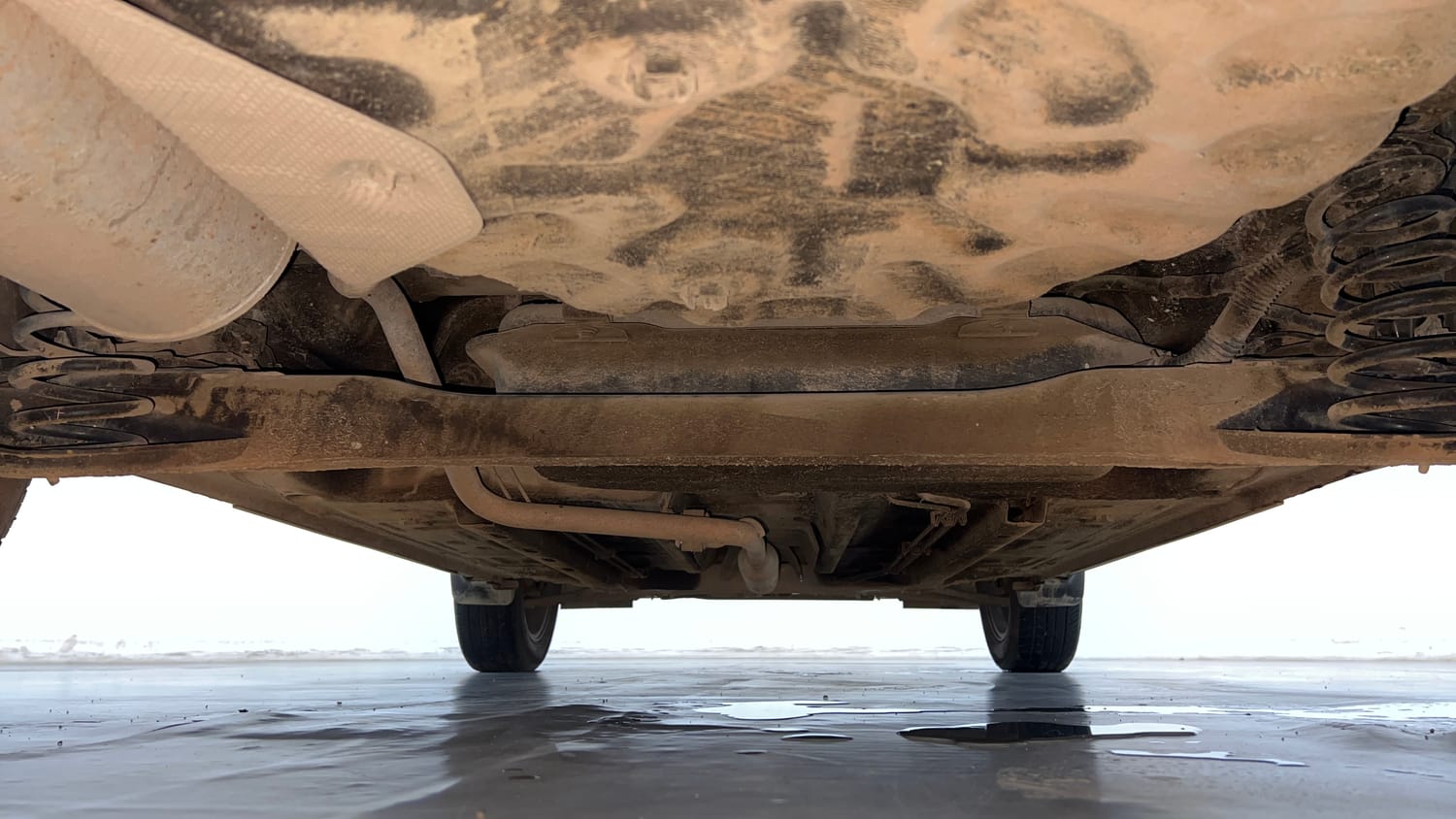 Used 2024 Nissan Magnite XV Petrol Manual extra REAR UNDERBODY VIEW (TAKEN FROM REAR)