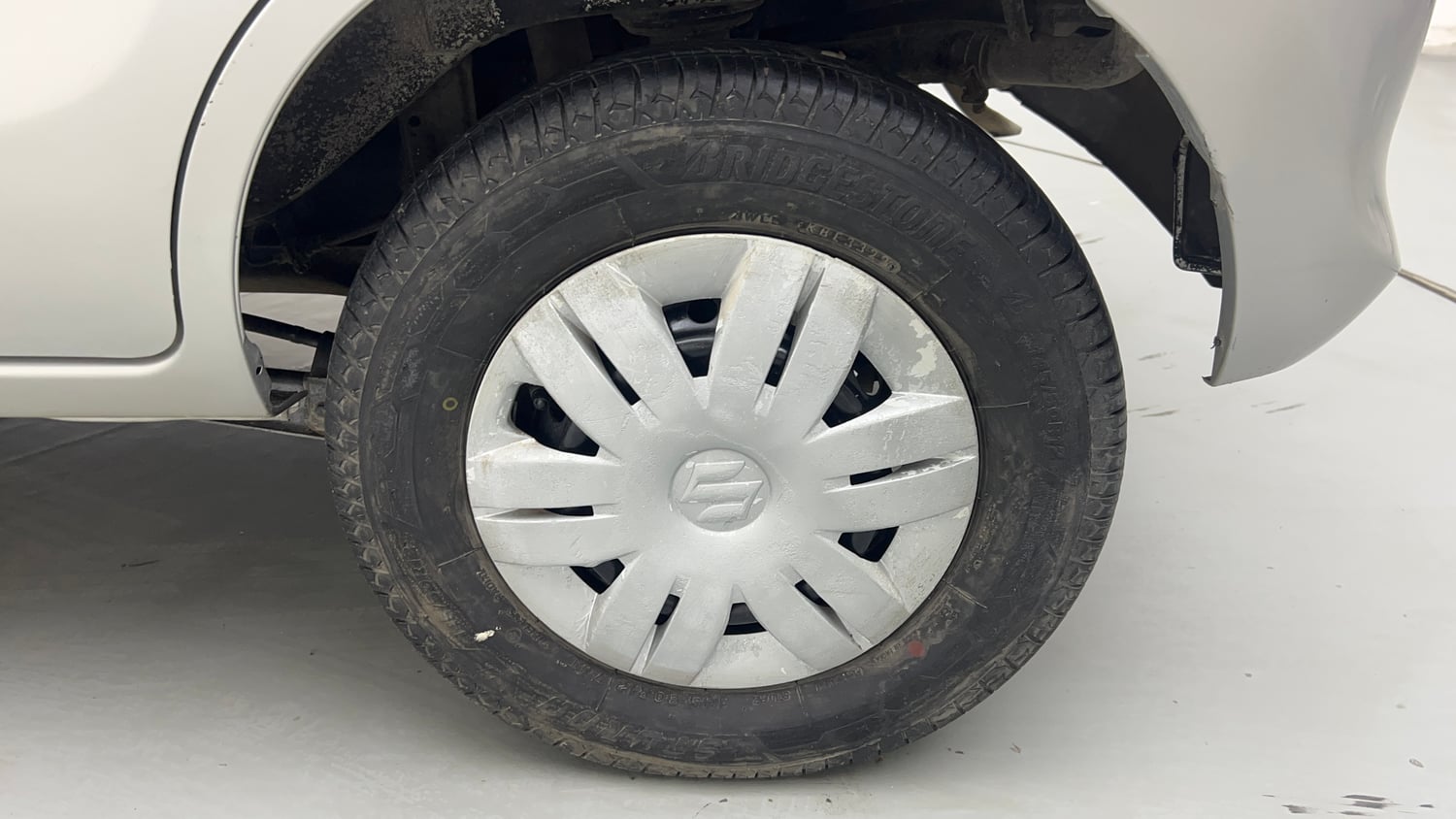 Used 2017 Maruti Suzuki Alto 800 LXi Petrol Manual tyres LEFT REAR TYRE RIM VIEW