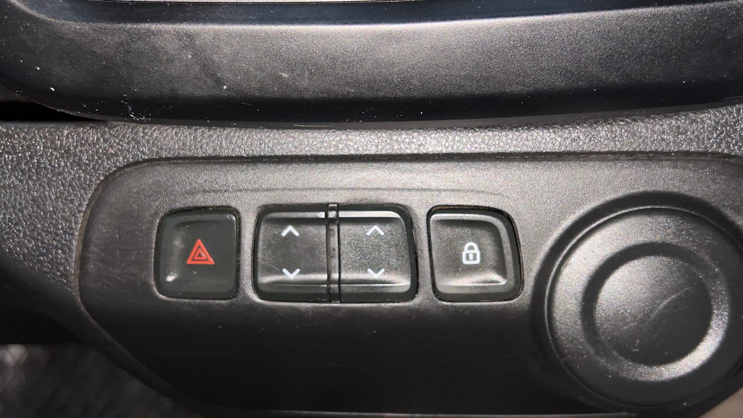 Used 2020 Renault Kwid RXL Petrol Manual top_features Power windows