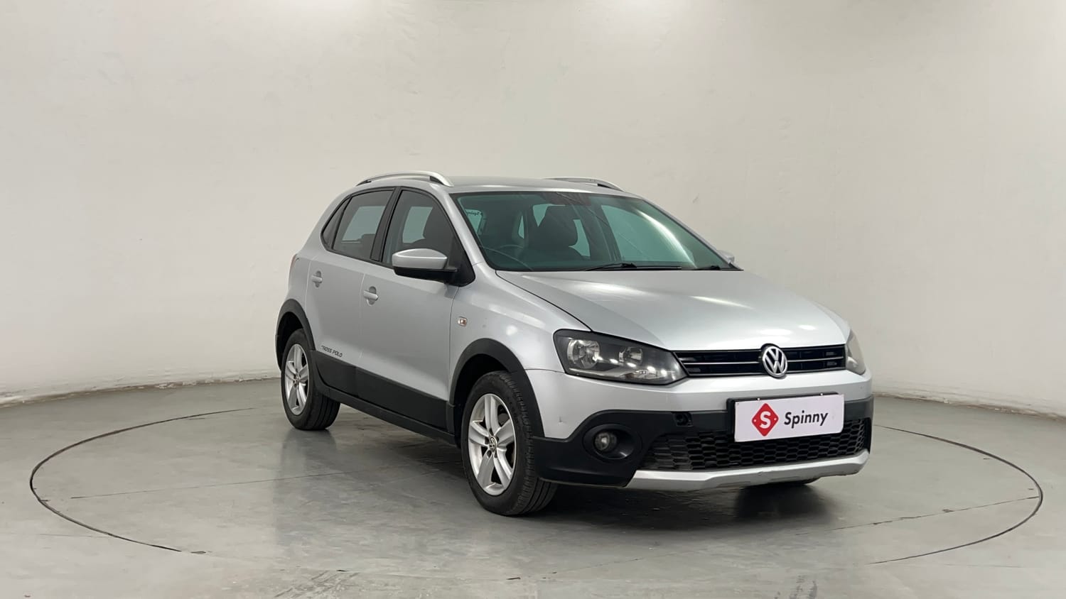 Used 2015 Volkswagen Polo Highline1.2L (P) Petrol Manual exterior RIGHT FRONT CORNER VIEW