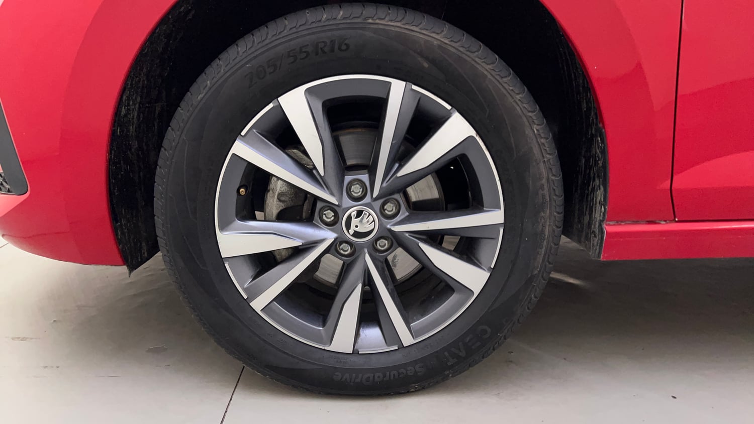 Used 2025 Skoda Slavia Prestige 1.0L TSI MT Petrol Manual tyres LEFT FRONT TYRE RIM VIEW