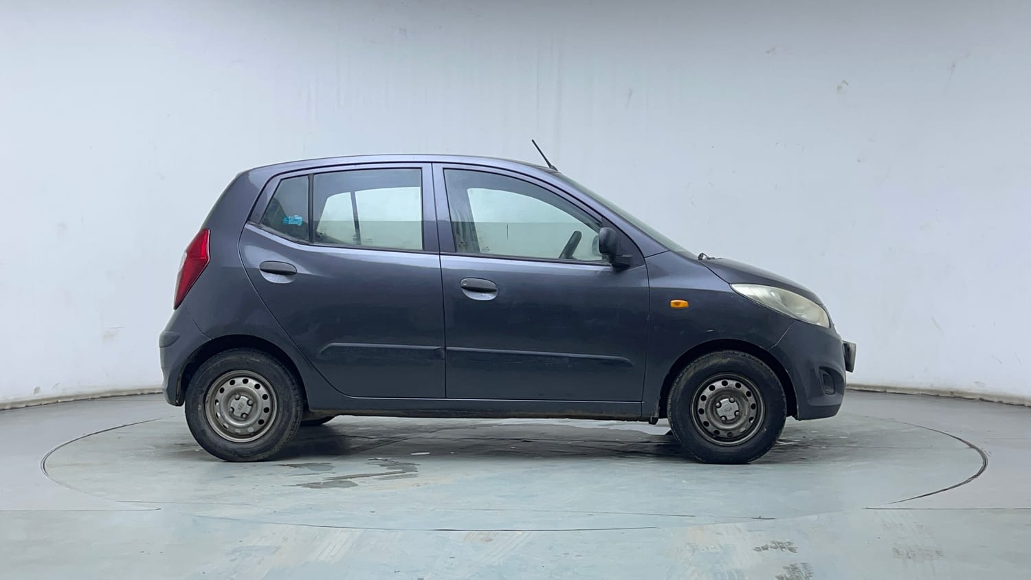 Used 2013 Hyundai i10 Era 1.1 iRDE2 Petrol Manual exterior RIGHT SIDE VIEW