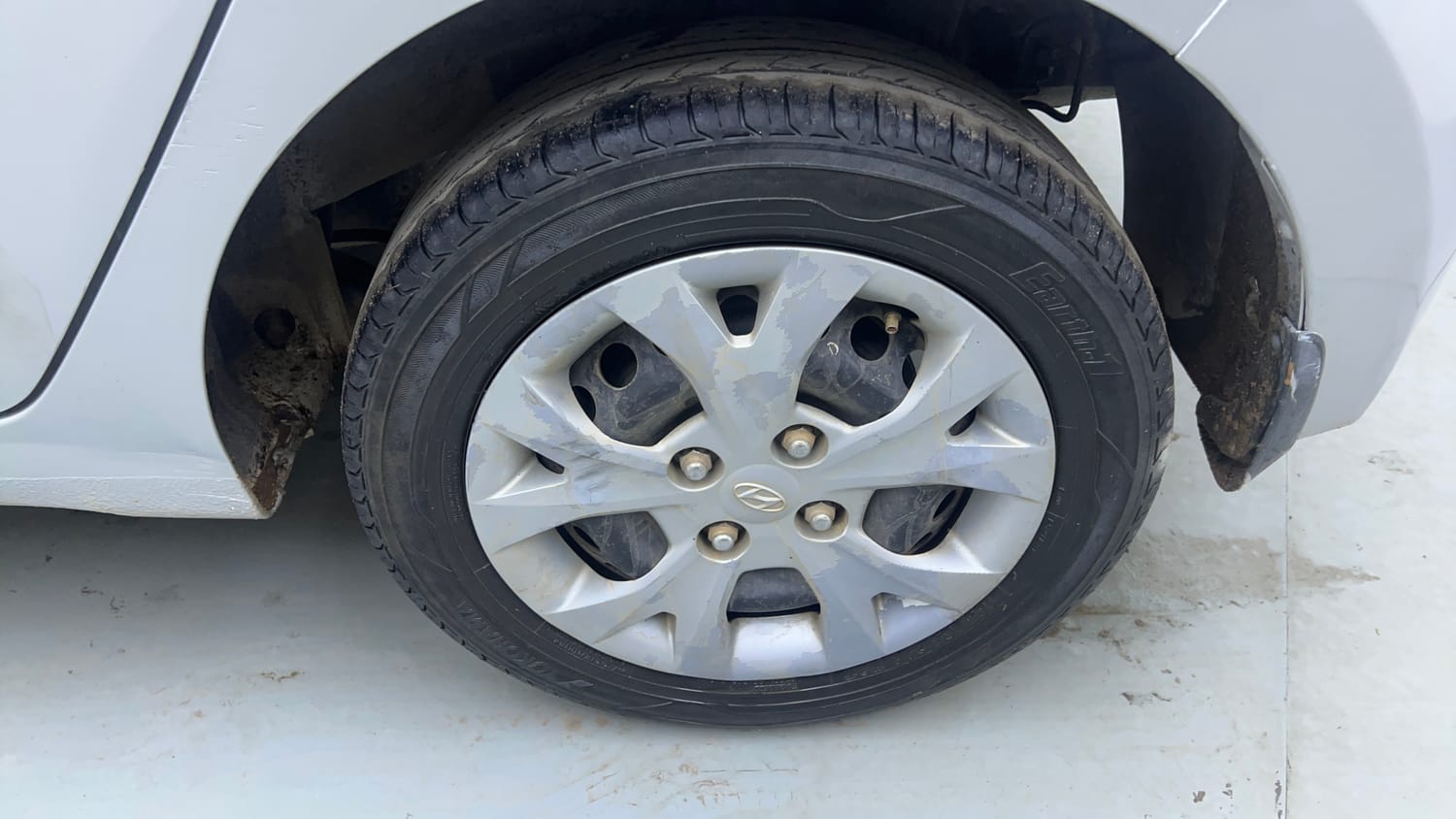 Used 2017 Hyundai Grand i10 Sportz 1.2 Kappa VTVT Petrol Manual tyres LEFT REAR TYRE RIM VIEW