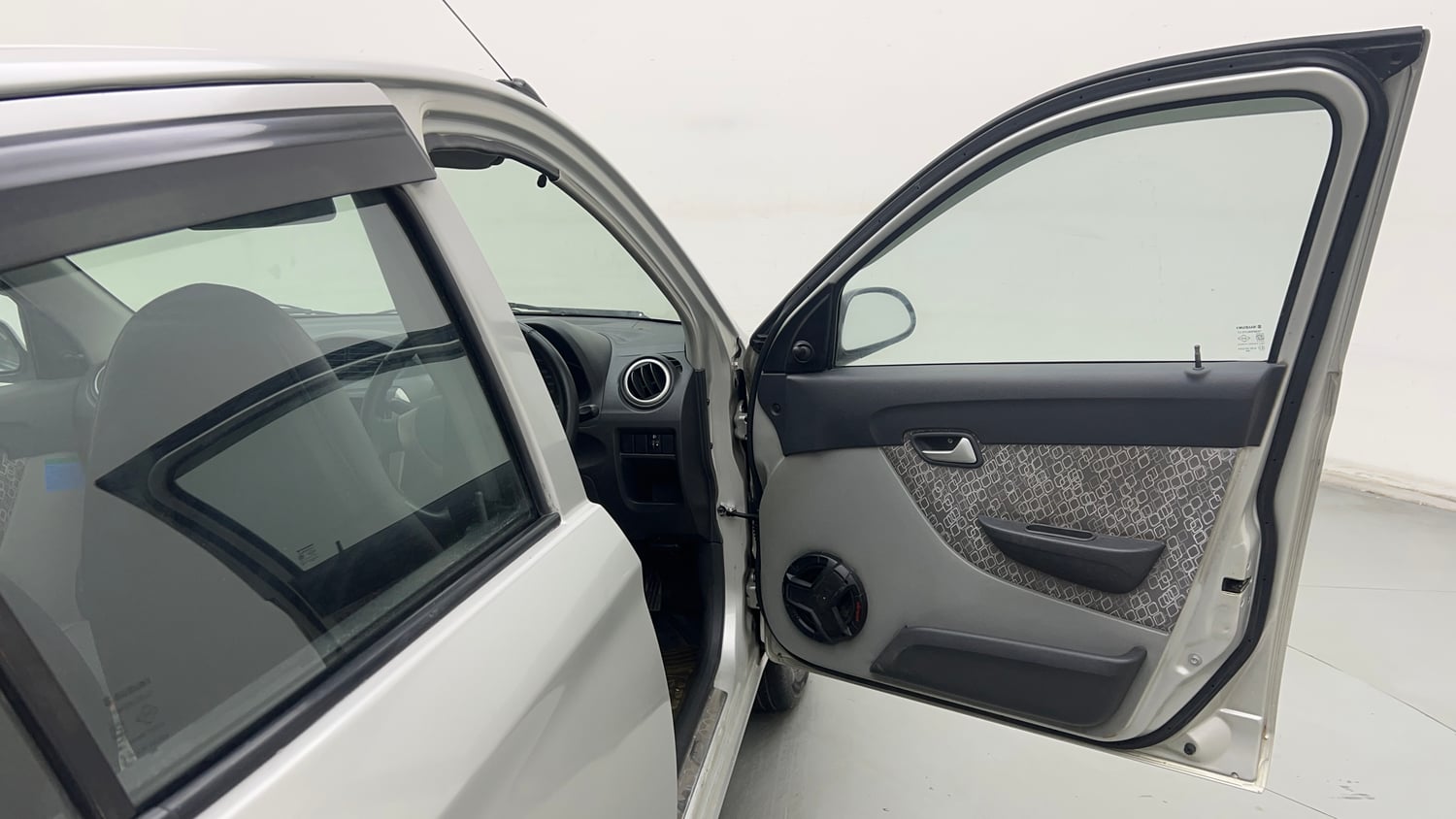 Used 2017 Maruti Suzuki Alto 800 LXi Petrol Manual interior RIGHT FRONT DOOR OPEN VIEW
