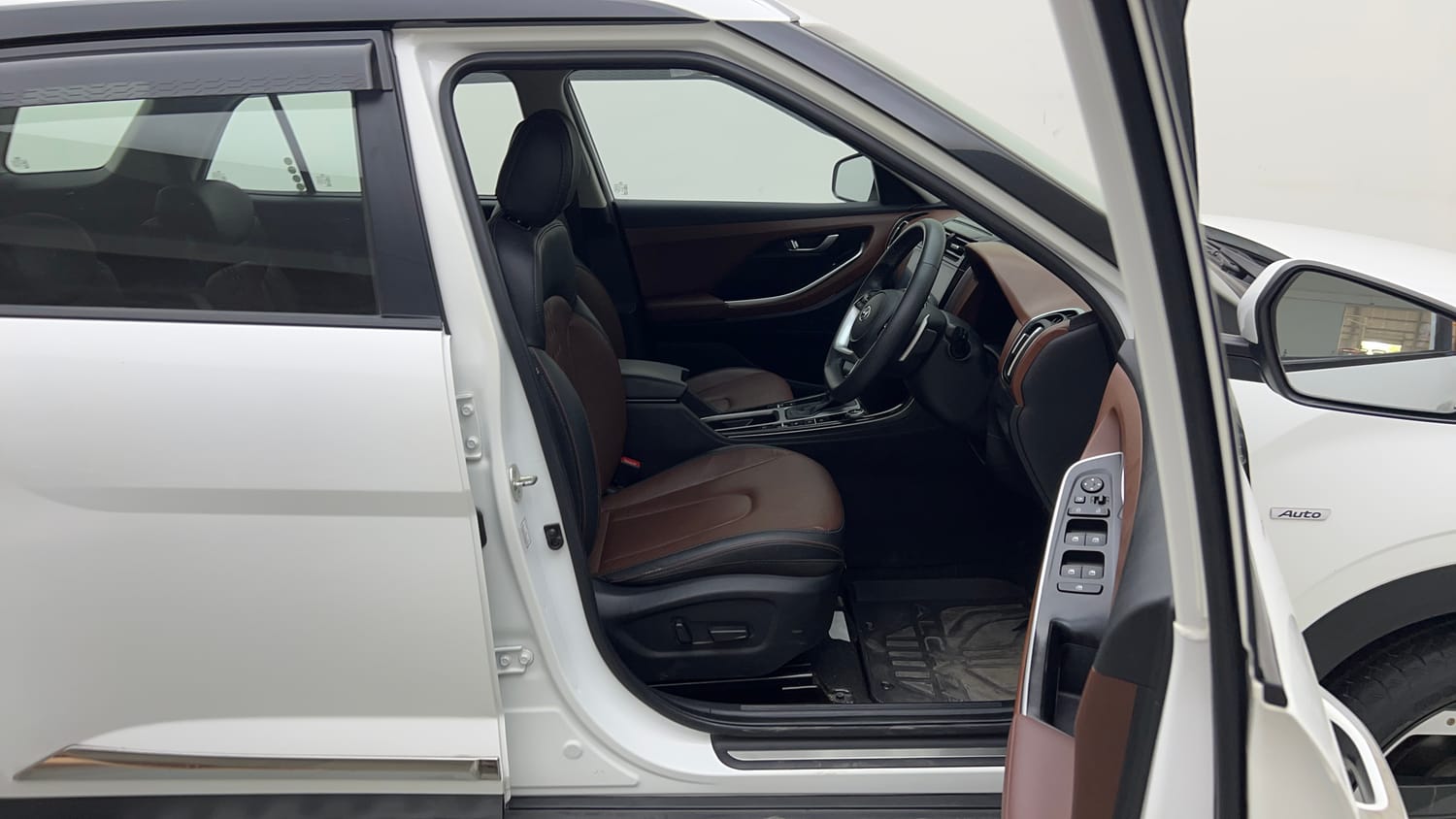 Used 2021 Hyundai Alcazar Signature (O) 6 STR 2.0 Petrol AT Petrol Automatic interior RIGHT SIDE FRONT DOOR CABIN VIEW