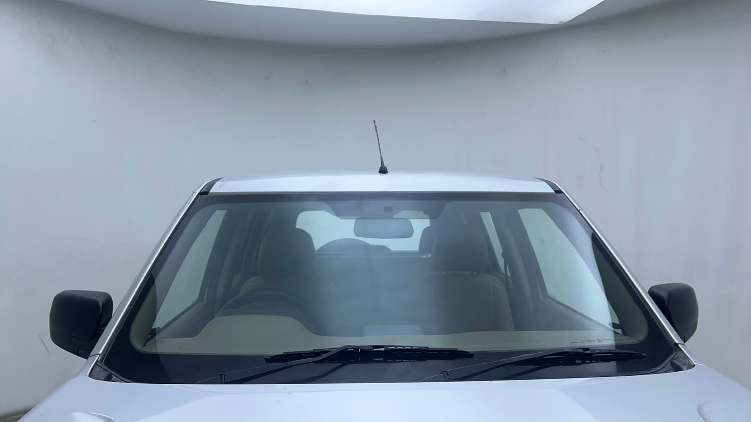 Used 2016 Mahindra TUV300 T4 Plus Diesel Manual exterior FRONT WINDSHIELD VIEW