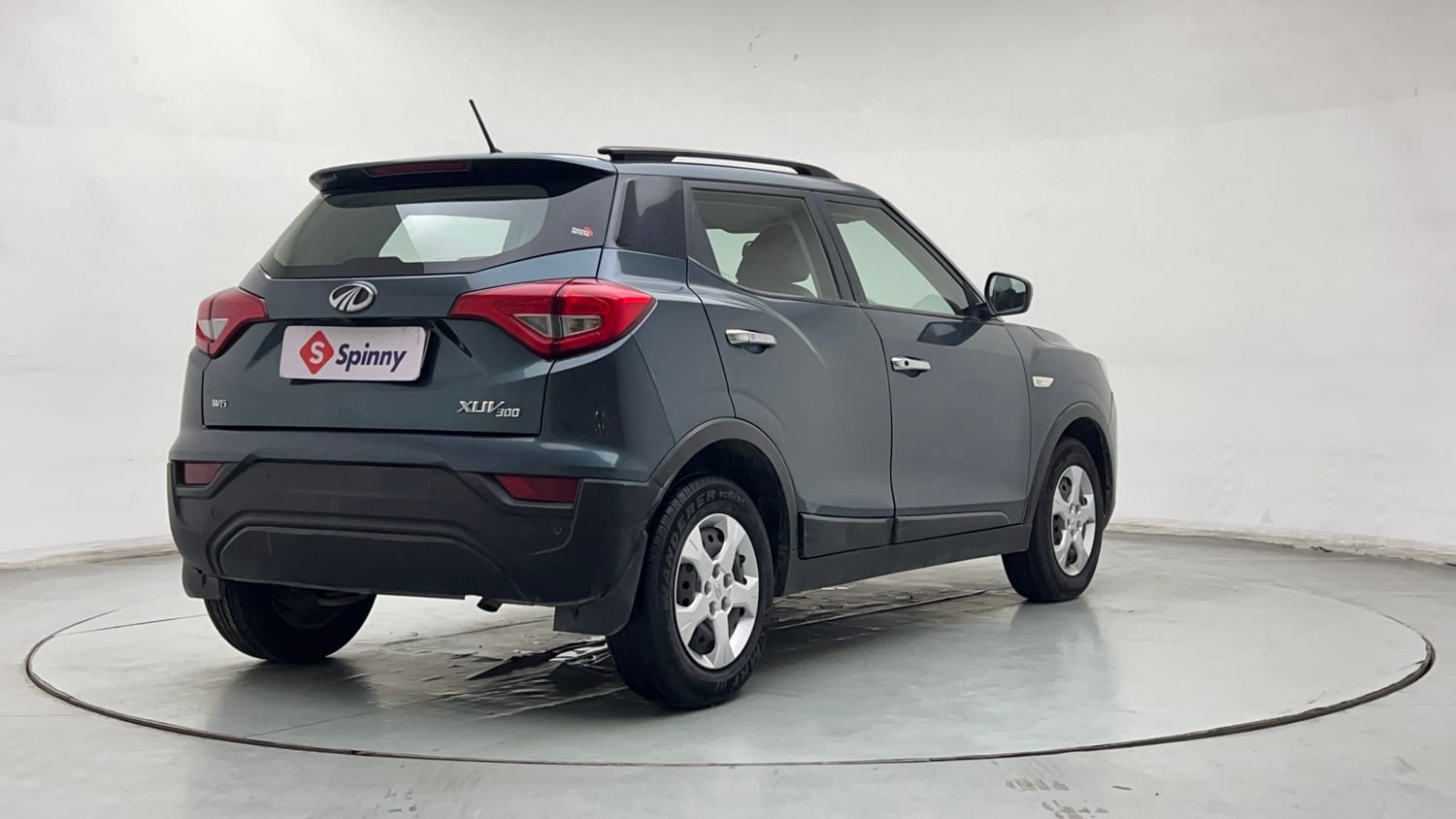 Used 2020 Mahindra XUV 300 1.2 W6 Petrol Manual exterior RIGHT REAR CORNER VIEW