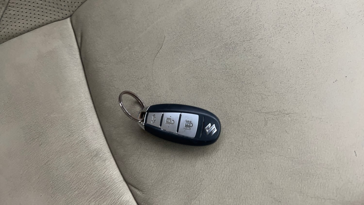 Used 2018 Maruti Suzuki Ciaz Alpha Hybrid 1.5 Petrol Manual extra CAR KEY VIEW