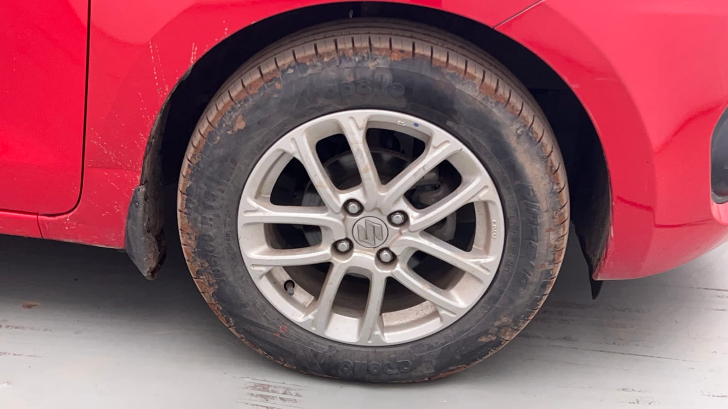 Used 2020 Maruti Suzuki Swift ZXi AMT Petrol Automatic tyres RIGHT FRONT TYRE RIM VIEW