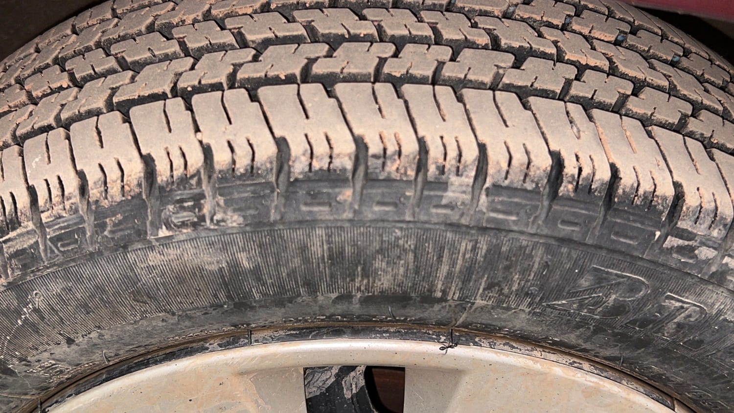 Used 2014 Maruti Suzuki Alto K10 VXi Petrol Manual tyres RIGHT FRONT TYRE TREAD VIEW