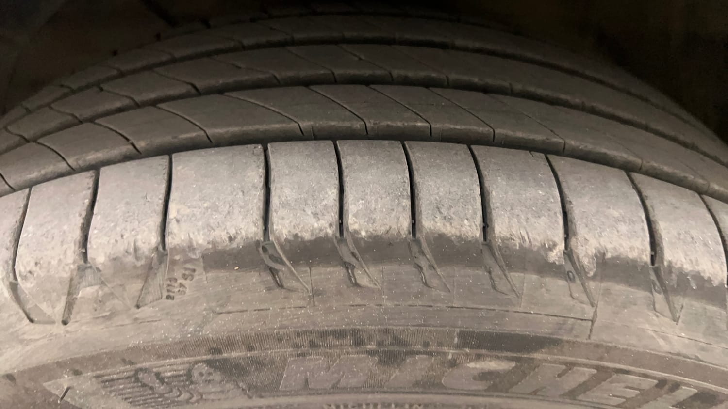 Used 2019 Toyota Glanza V Petrol Manual tyres LEFT FRONT TYRE TREAD VIEW
